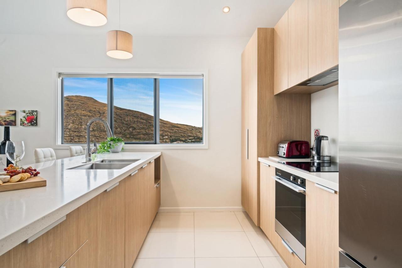 Lakeview Retreat - Queenstown Holiday Home ภายนอก รูปภาพ