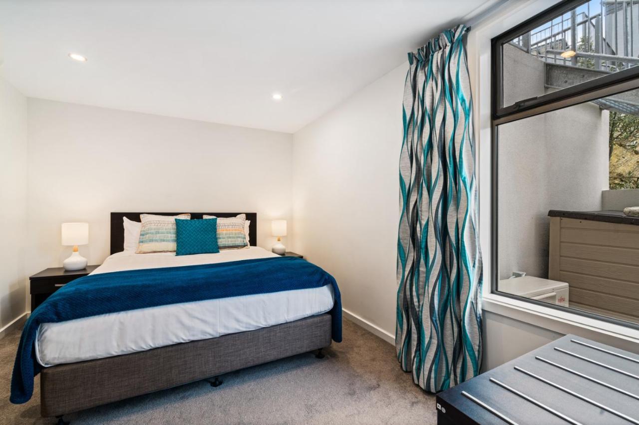 Lakeview Retreat - Queenstown Holiday Home ภายนอก รูปภาพ