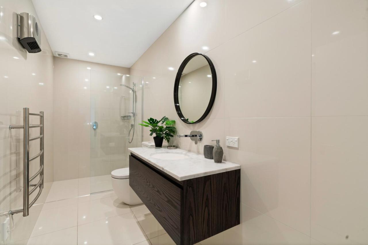 Lakeview Retreat - Queenstown Holiday Home ภายนอก รูปภาพ